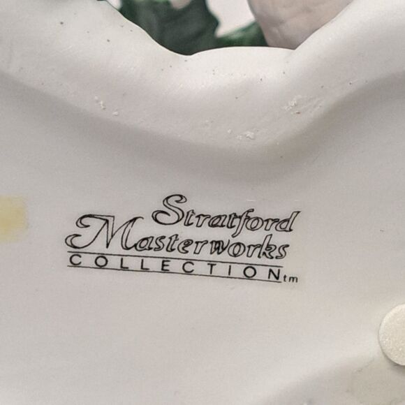 Stratford Masterworks Collection Chickadee Birds Mistle Toe Branch Snow Figurine - Picture 9 of 11